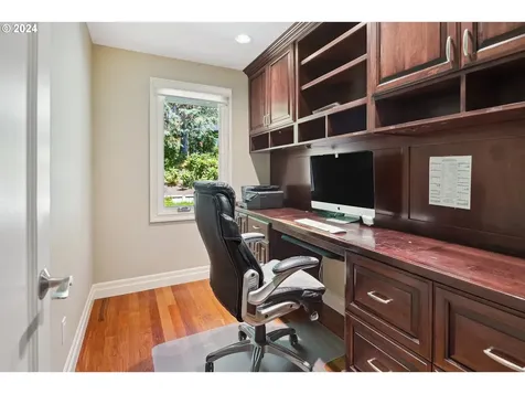 18034 Skyland Circle Lake Oswego OR 97034
