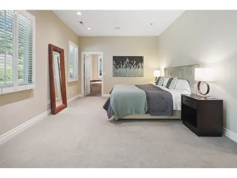 18034 Skyland Circle Lake Oswego OR 97034