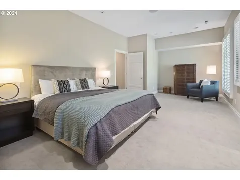 18034 Skyland Circle Lake Oswego OR 97034