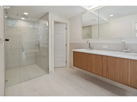18034 Skyland Circle Lake Oswego OR 97034