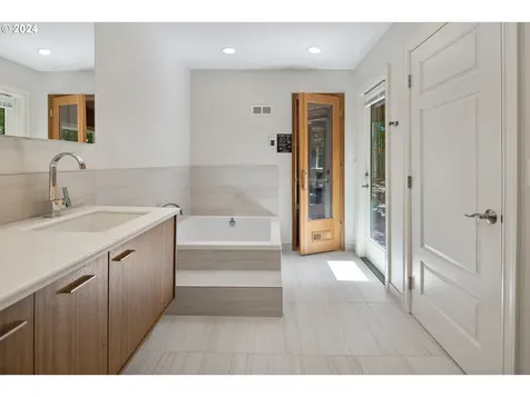 18034 Skyland Circle Lake Oswego OR 97034