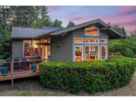 18034 Skyland Circle Lake Oswego OR 97034