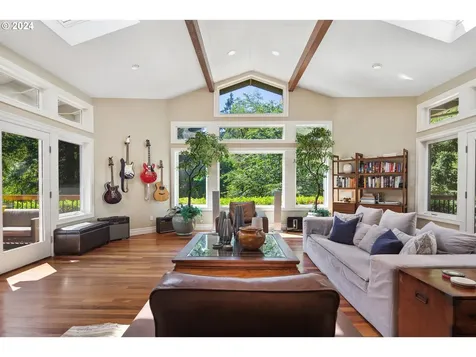 18034 Skyland Circle Lake Oswego OR 97034