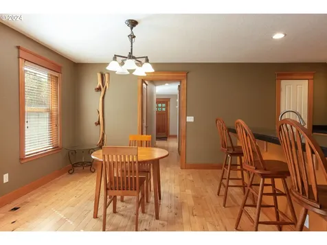 427 Maxs Place Hood River OR 97031