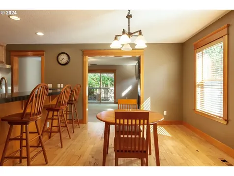 427 Maxs Place Hood River OR 97031