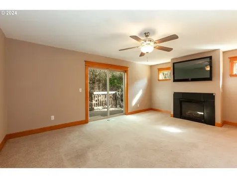 427 Maxs Place Hood River OR 97031