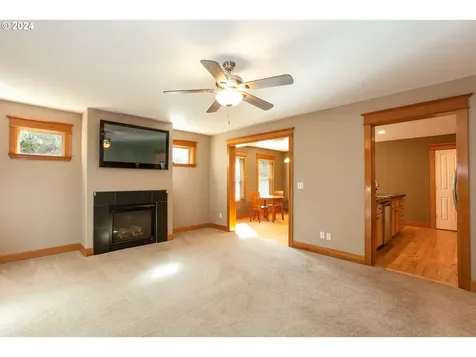 427 Maxs Place Hood River OR 97031