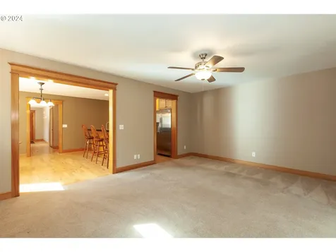 427 Maxs Place Hood River OR 97031