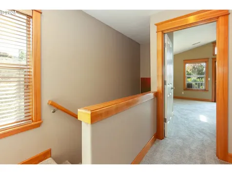 427 Maxs Place Hood River OR 97031