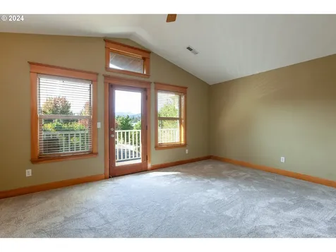 427 Maxs Place Hood River OR 97031
