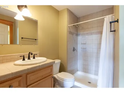427 Maxs Place Hood River OR 97031
