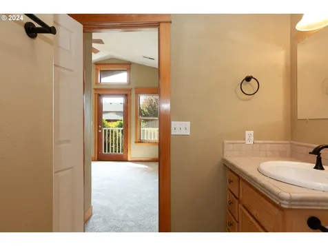 427 Maxs Place Hood River OR 97031