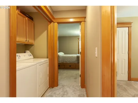 427 Maxs Place Hood River OR 97031