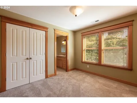427 Maxs Place Hood River OR 97031