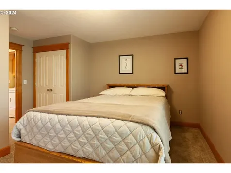 427 Maxs Place Hood River OR 97031