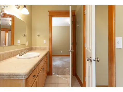 427 Maxs Place Hood River OR 97031