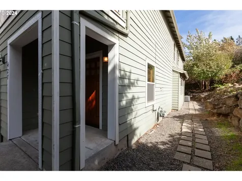 427 Maxs Place Hood River OR 97031