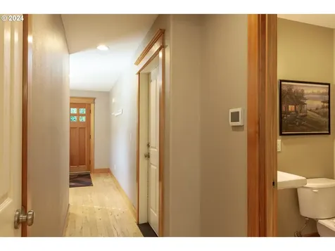 427 Maxs Place Hood River OR 97031
