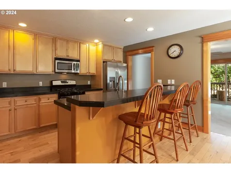 427 Maxs Place Hood River OR 97031