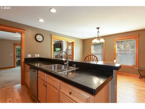 427 Maxs Place Hood River OR 97031