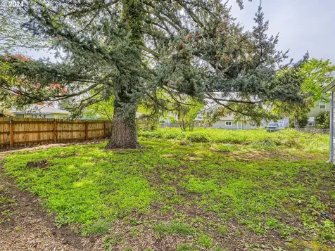 2310 SE 152nd Avenue Portland OR 97233