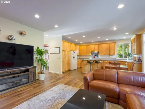 15341 SE Knapp Drive Portland OR 97236
