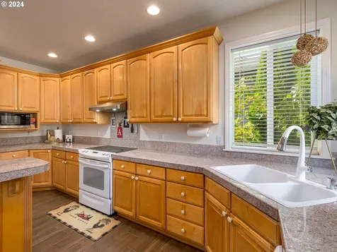 15341 SE Knapp Drive Portland OR 97236