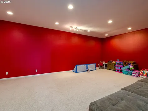 15341 SE Knapp Drive Portland OR 97236