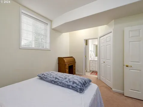 15341 SE Knapp Drive Portland OR 97236