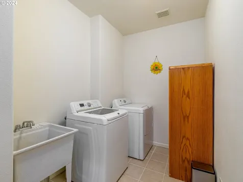15341 SE Knapp Drive Portland OR 97236