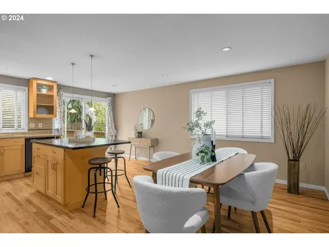 9633 Sw 53rd Avenue Portland OR 97219
