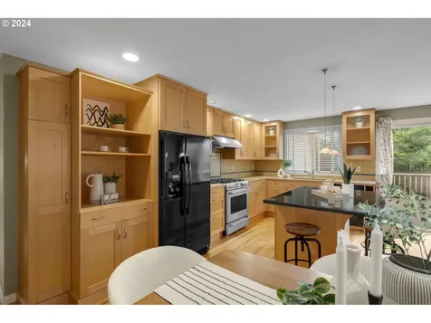 9633 Sw 53rd Avenue Portland OR 97219