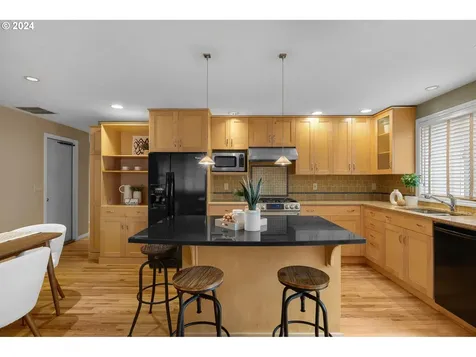9633 Sw 53rd Avenue Portland OR 97219