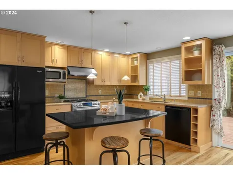 9633 Sw 53rd Avenue Portland OR 97219