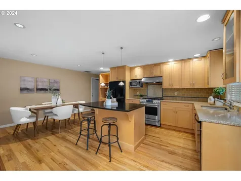 9633 Sw 53rd Avenue Portland OR 97219