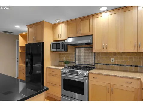 9633 Sw 53rd Avenue Portland OR 97219