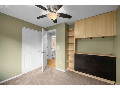 9633 Sw 53rd Avenue Portland OR 97219