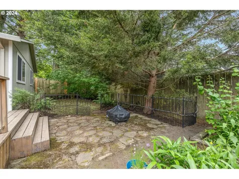 9633 Sw 53rd Avenue Portland OR 97219