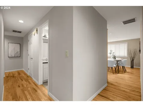 9633 Sw 53rd Avenue Portland OR 97219