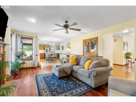 440 Sherman Court Hood River OR 97031