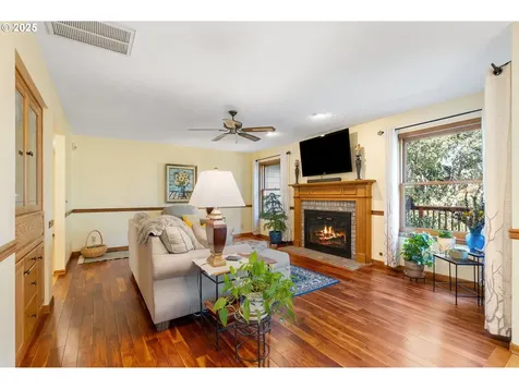 440 Sherman Court Hood River OR 97031