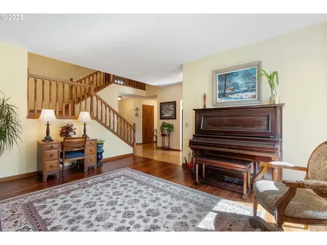 440 Sherman Court Hood River OR 97031