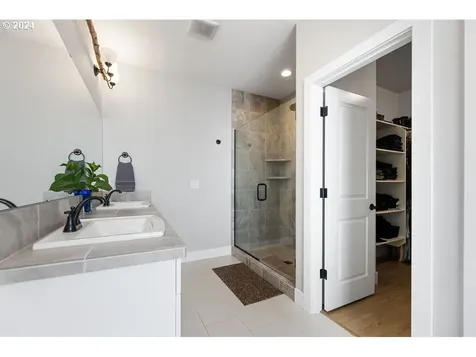 1642 S 50th Place Ridgefield WA 98642