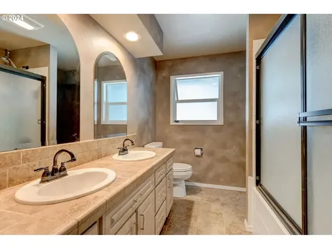 2803 Terry Avenue Longview WA 98632