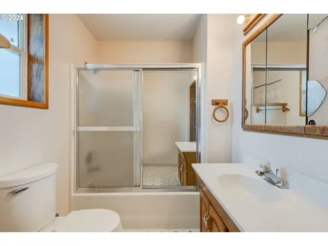 2803 Terry Avenue Longview WA 98632