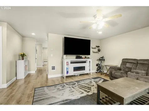 1806 NW 4th Street Battle Ground WA 98604