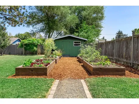 2125 Pierce Street Eugene OR 97405