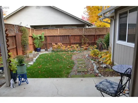 1435 SW Sturgeon Court Grants Pass OR 97527