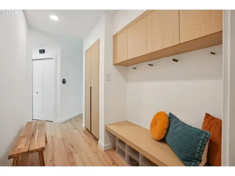 3931 Nw Gordon Street Portland OR 97210