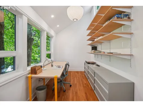 3931 Nw Gordon Street Portland OR 97210
